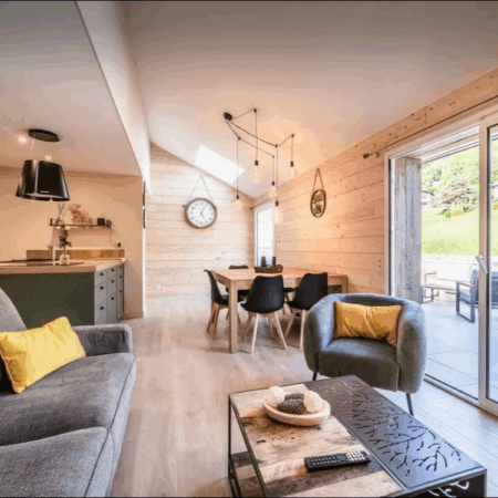 Escapade en tribu<br>jusqu'à 6 personnes<br>1 nuit (Hors week-end)<br>Gîte BOIS JOLI